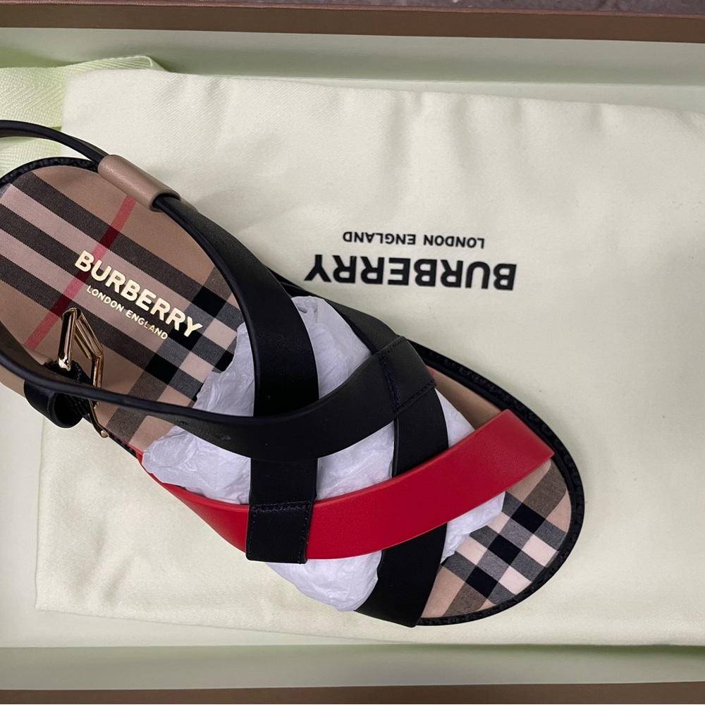 Burberry sandals, just tried on. - Picture 6 of 6